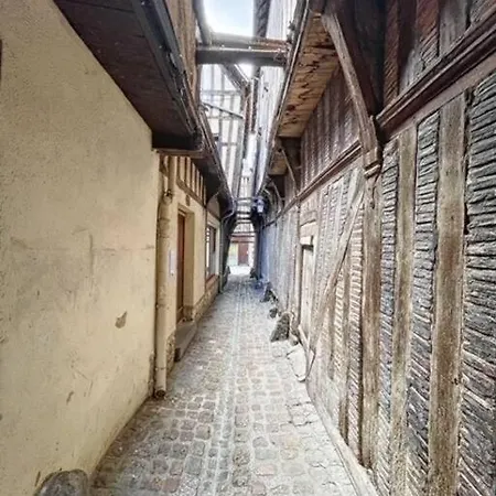 Au Coeur De *